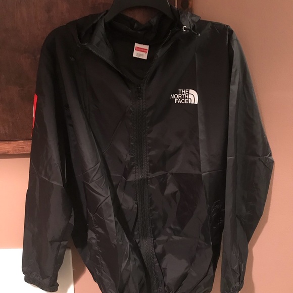 north face windbreaker supreme